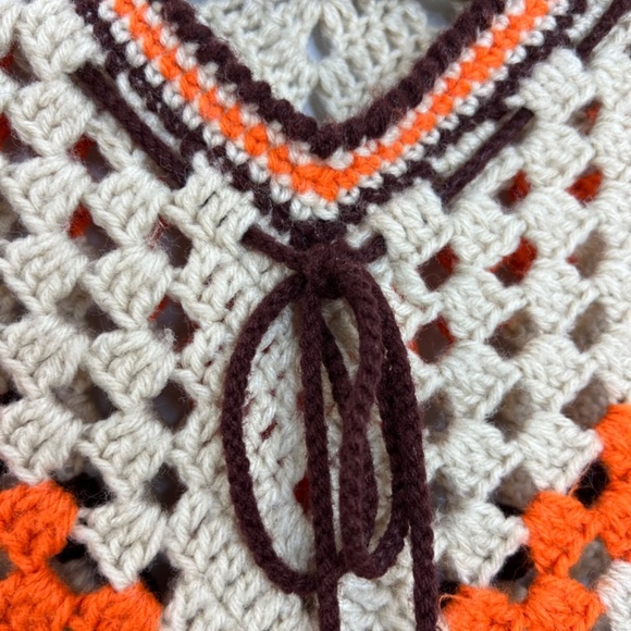 Vintage boho beige orange brown crochet knit fringe open knit poncho sweater - Picture 10 of 12